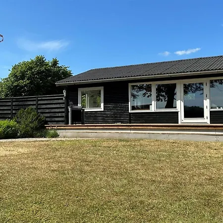 Francis - 300m From The Sea By Interhome *